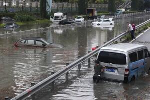 U kišama i poplavama u Kini se udavilo 33 ljudi