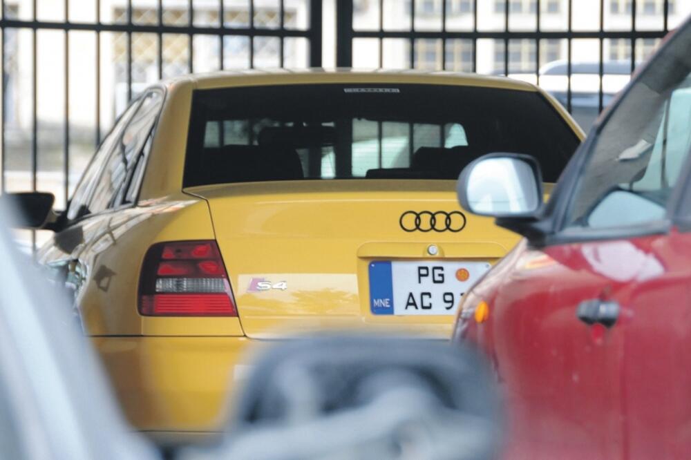Žuti audi, Foto: Boris Pejović
