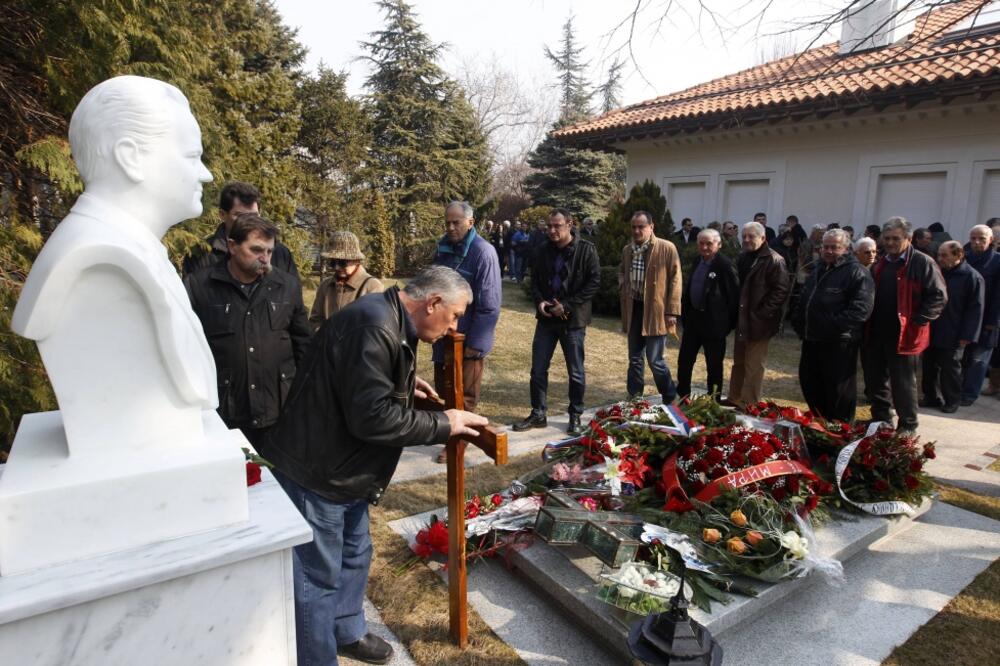 Slobodan Milošević grob, Foto: Reuters