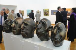 Akademija gori, a ministarka se češlja