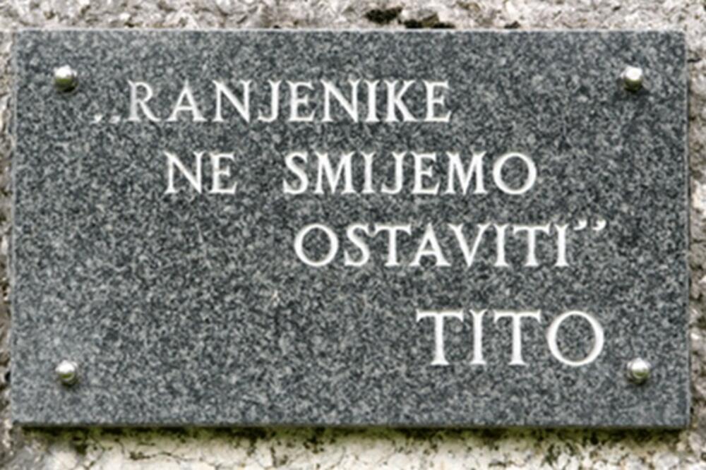 Spomen ploča u Jablanici, Foto: Krstas.rs