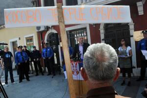 Drugi protest ispred ambasade: Donijeli jaja za Vaskrs, da i...