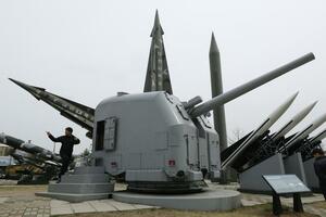 Sjeverna Koreja povukla dvije rakete srednjeg dometa sa istočne...