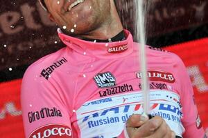 Spust Paolinija za rozu majicu