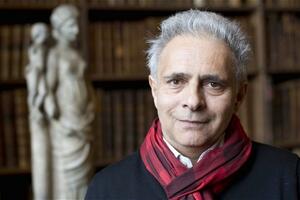 Pisac Hanif Kurejši žrtva prevare