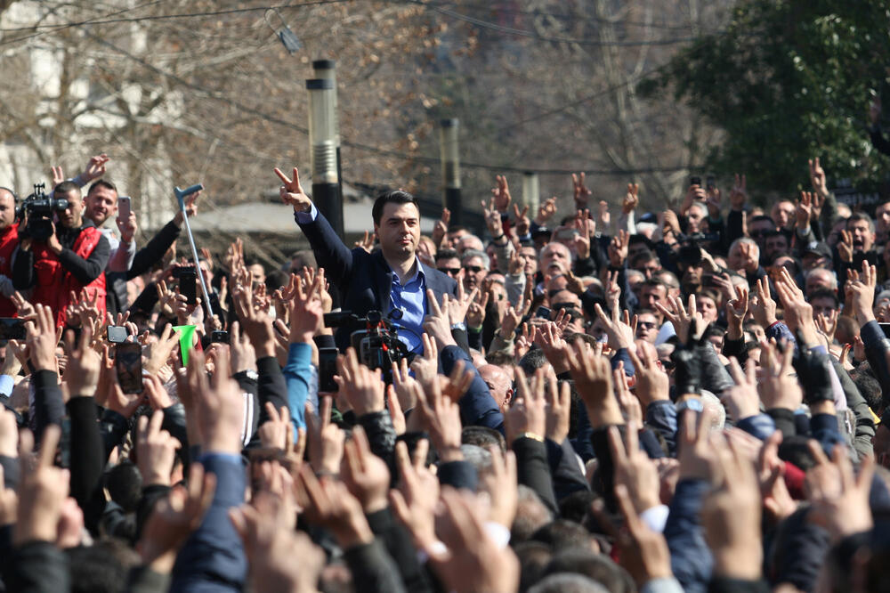 Baša na protestu, Foto: Reuters