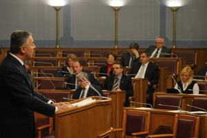 Đukanović sjutra odgovara poslanicima