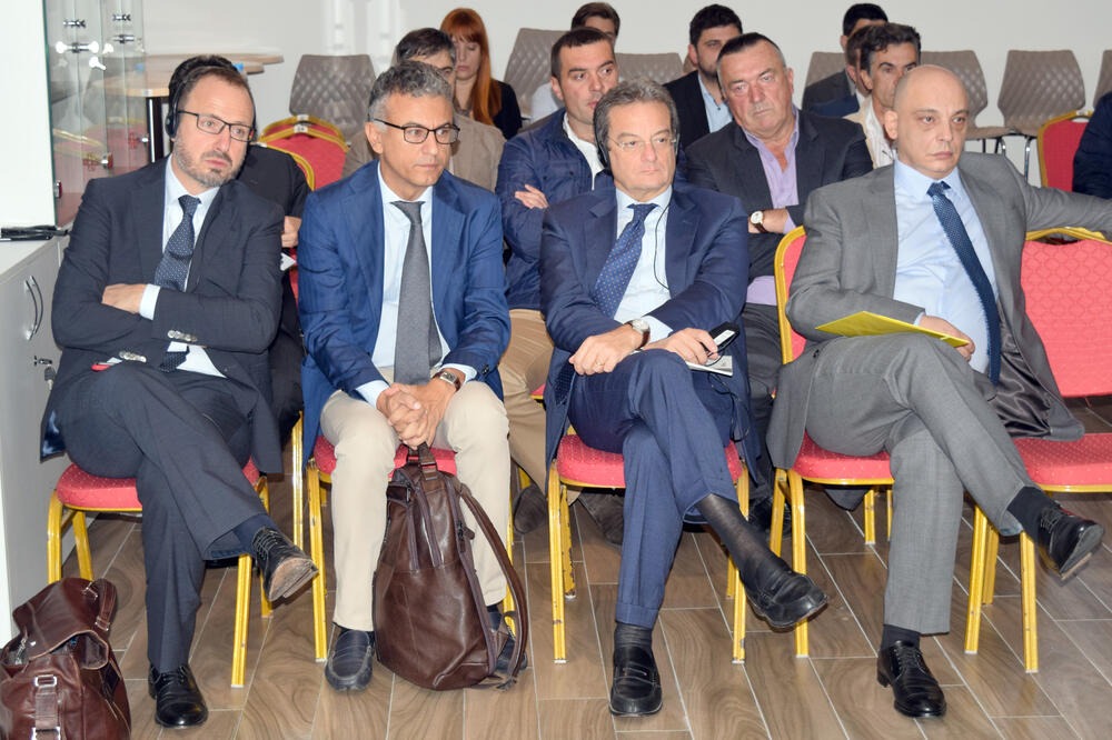 Sa sporne skupštine akcionara CGES, Foto: Zoran Đurić