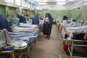 U ruševinama bolnice u Indiji zarobljeno 15 osoba