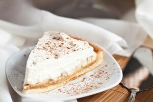 Tart sa banana-kremom