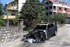 U Baru zapaljen automobil Šćepana Bujića
