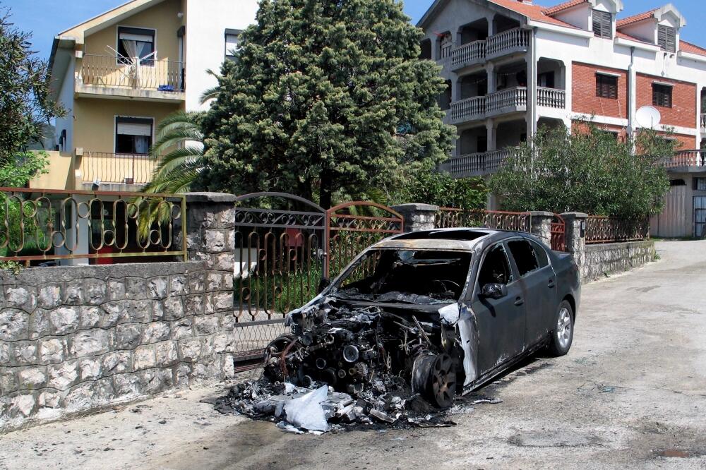 Šćepan Bujić, Automobil, Foto: Anto Baković