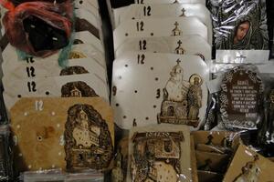 Oduzeta neprijavljena roba sa vjerskim motivima u vrijednosti...