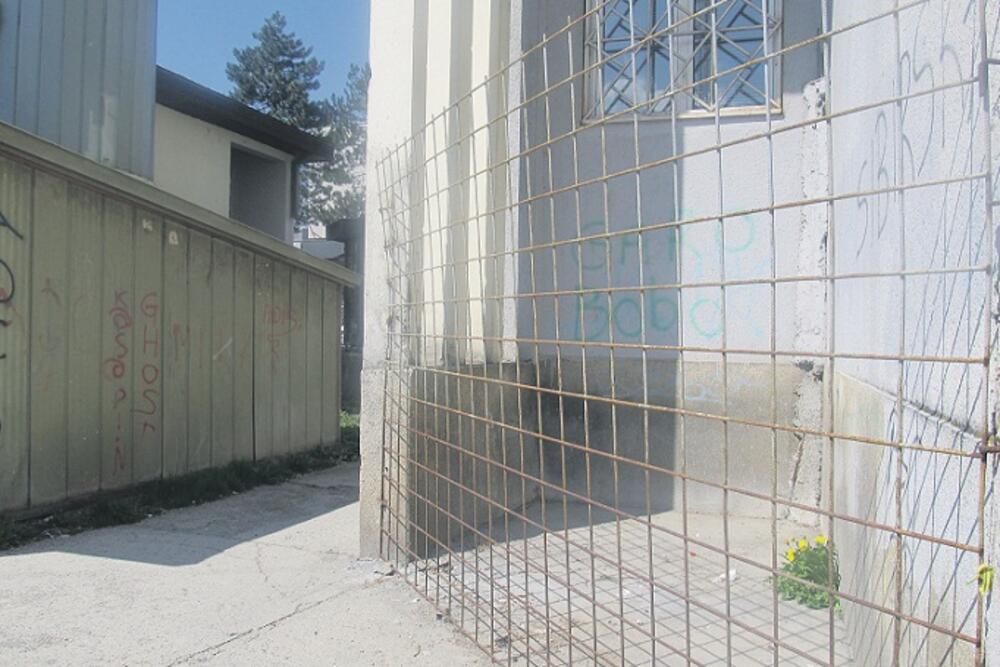 Bijelo Polje, ograda