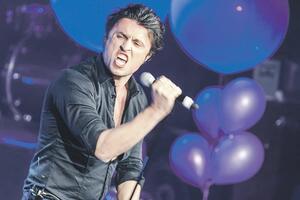 Adrian Ljuljđuraj  na evrovizijskom koncertu