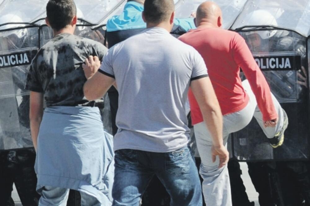 policija demonstracije vježba, Foto: Savo Prelević