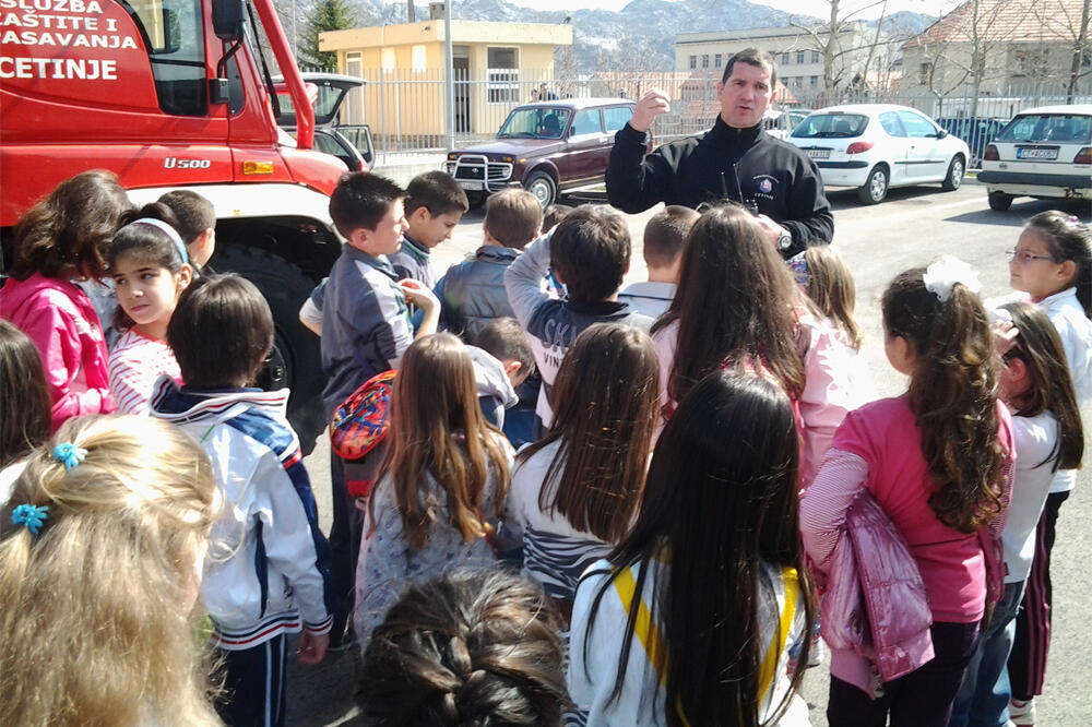 Djeca, vatrogasci, Foto: Danijela Lasica