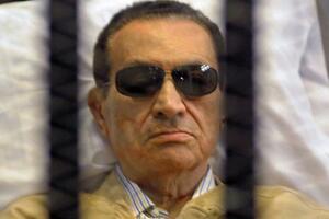 Prekinuto suđenje Mubaraku, proslijedili ga drugom sudu