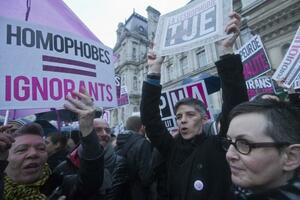 Francuski Senat odobrio sklapanje istopolnih brakova