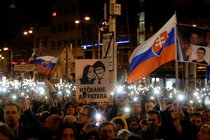 Desetine hiljada ljudi se okupilo širom Slovačke: Ko je naredio...