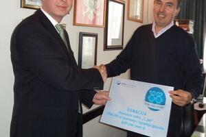 Hypo Alpe uručila 2.500 eura Centru "1. jun"