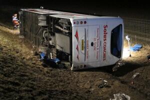 Češka: Autobus pun djece sletio, jedna osoba stradala