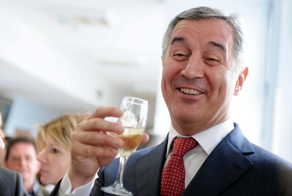 Milo Đukanović, šampanjac