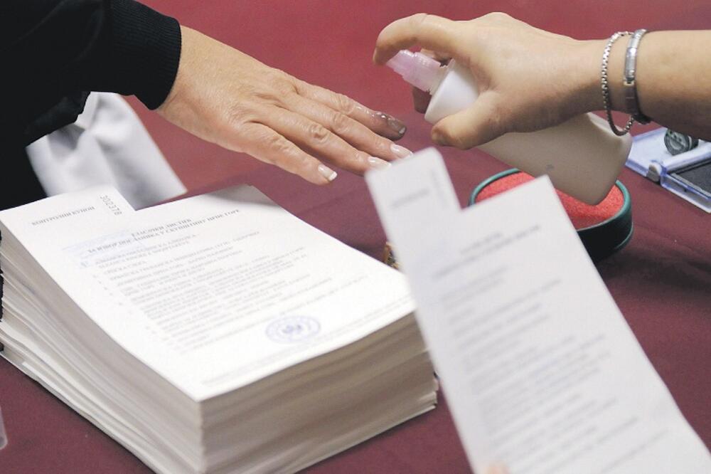 glasanje, izbori, Foto: Savo Prelević