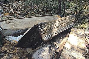 Na Savini nađeni kovčezi isprskani krvlju