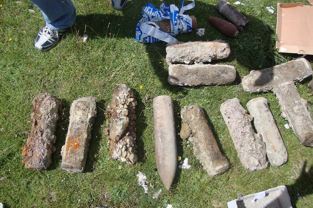 granate, Rogami, Foto: Uprava policije