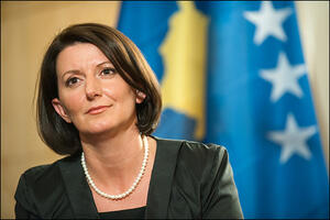 Jahjaga: Svima je jasno da se sa Srbijom ne razgovara o statusu...