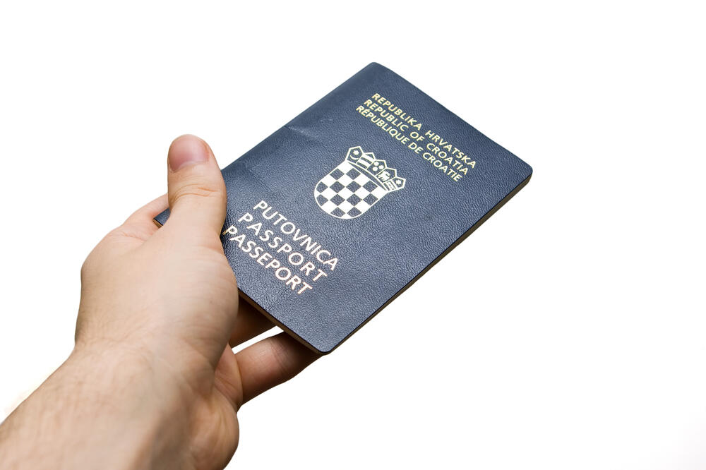Hrvatski pasoš, Foto: Shutterstock