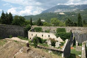 Ruinirana tvrđava Španjola u Herceg Novom
