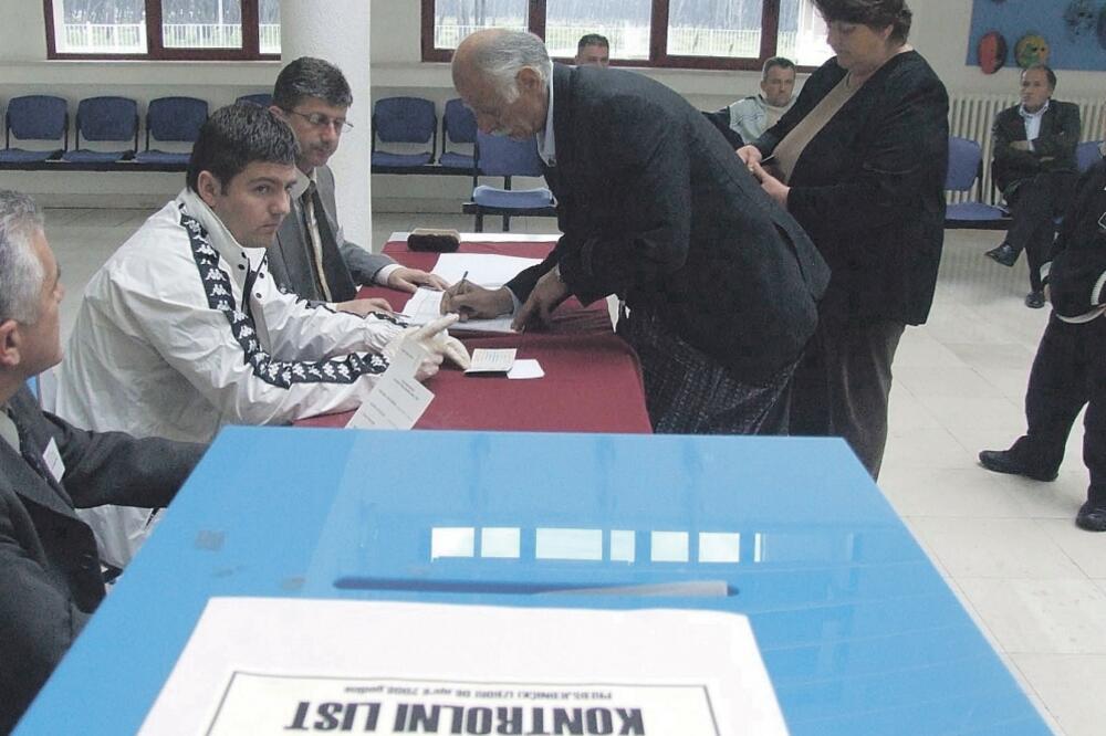 glasanje, izbori, Foto: Savo Prelević