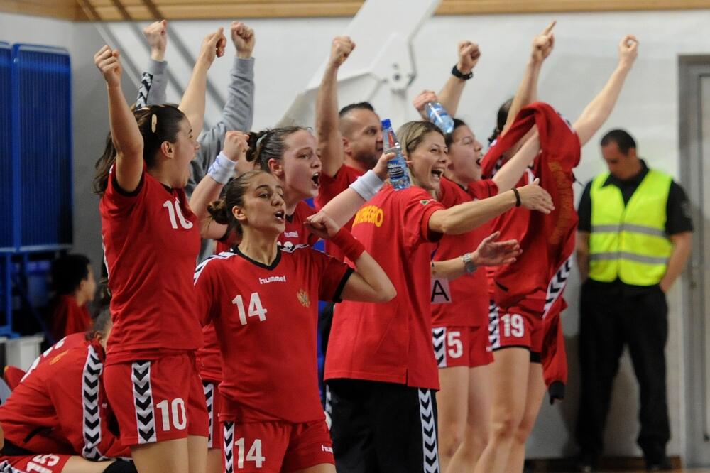 Kadetkinje Crne Gore, Foto: Zoran Đurić