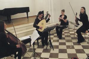 Lautistkinja Hana Alivodić na crnogorskoj turneji