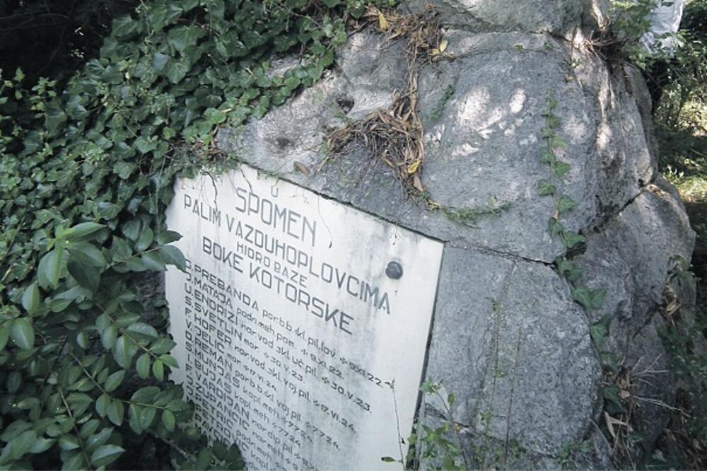 spomen obilježje, Kumbor, Foto: Privatna arhiva