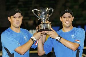 Braći Brajan titula u Indijan Velsu