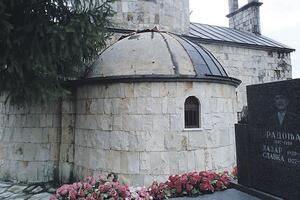 Danilovgrad: Lopovi odnijeli krov sa crkve u Kosiću