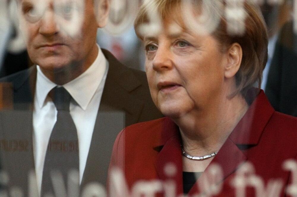 Donald Tusk, Angela Merkel, Foto: Beta/AP