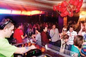 Serial Eclipse: DJ Necone i MC Rashed u "Mintu"