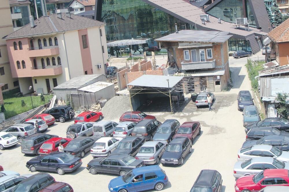 Rožaje, nepropisno parkiranje, parking, Foto: Aida Sadiković