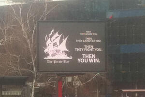 Hakovan bilbord u Beogradu: Umjesto reklama, logo The Pirate Bay