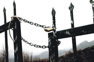 Vojska plaća stražare da čuvaju "Valdanos"