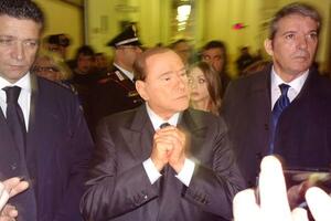 Berluskoni: Umjesto da mi država da medalju, ja sam osuđen