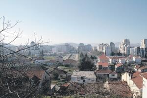 Pretežno sunčano, temperatura do 15 stepeni