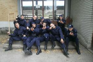 Srbija: Policajci pozirali kao kriminalci