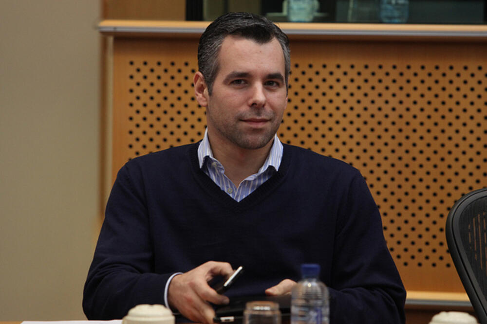 Aleksander Alvaro, Foto: Guardofmaimuna