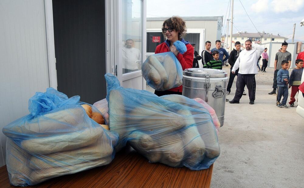 kamp Konik, dijeljenje obroka iz ZIKS-a