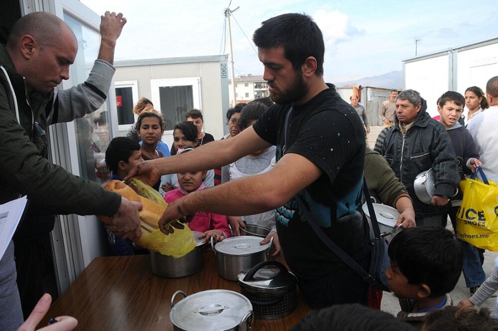 kamp Konik, dijeljenje obroka iz ZIKS-a